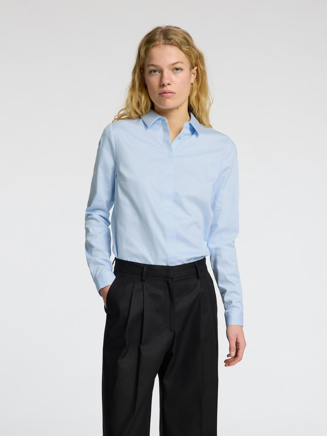 model_shot-front
